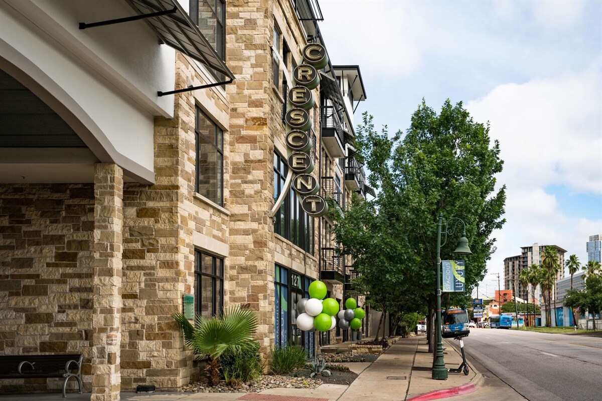 Boulevard Stays Walk to Downtown! STU Queen SoCo