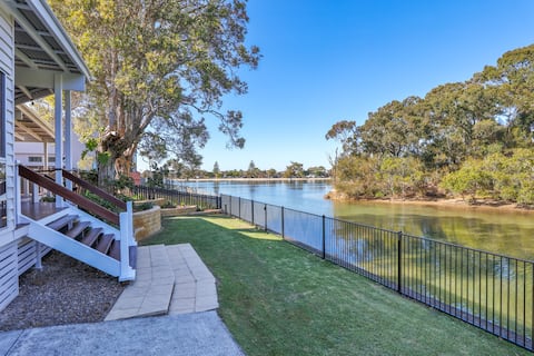 Luxury Waterfront Stay at Tallebudgera Creek