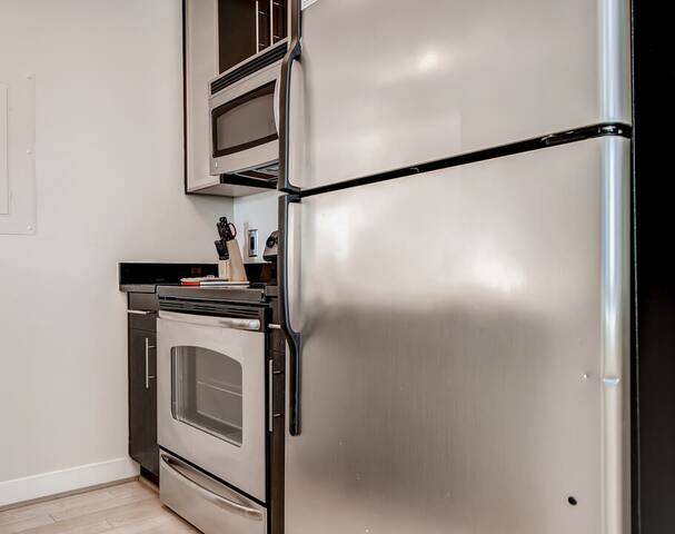 Sparkling Clean 2BR | Full Kitchen | Laundry | Gym gallery image 3