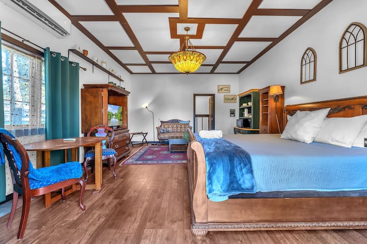 Otvorené usporiadanie a útulná výzdoba sa budete cítiť ako doma.