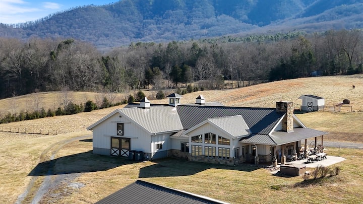 Tenessee Ranches Mountain Views! One of a kind Mountain Stable! - Ranches for Rent in ...