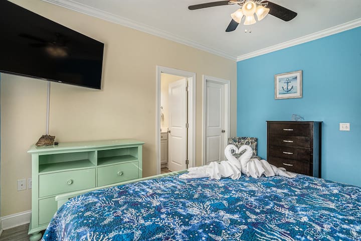 Rear King Master Bedroom