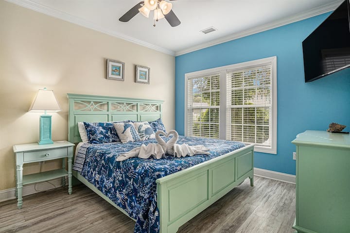 Rear King Master Bedroom