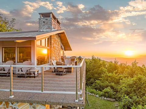 Bluff Mountain Lodge cabin in Sevierville - Photo 2