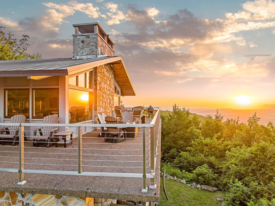 Bluff Mountain Lodge - Image 1
