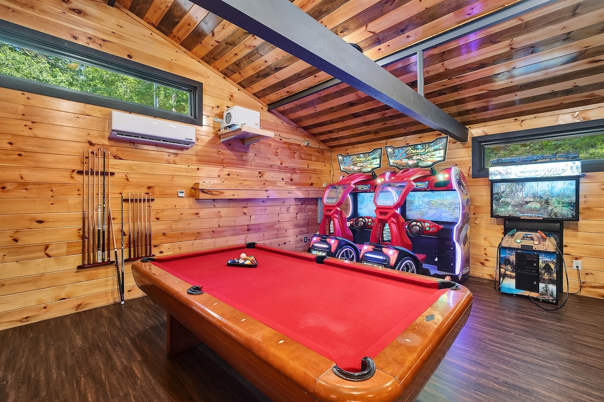 Game Zone Cabin with arcades and pool table