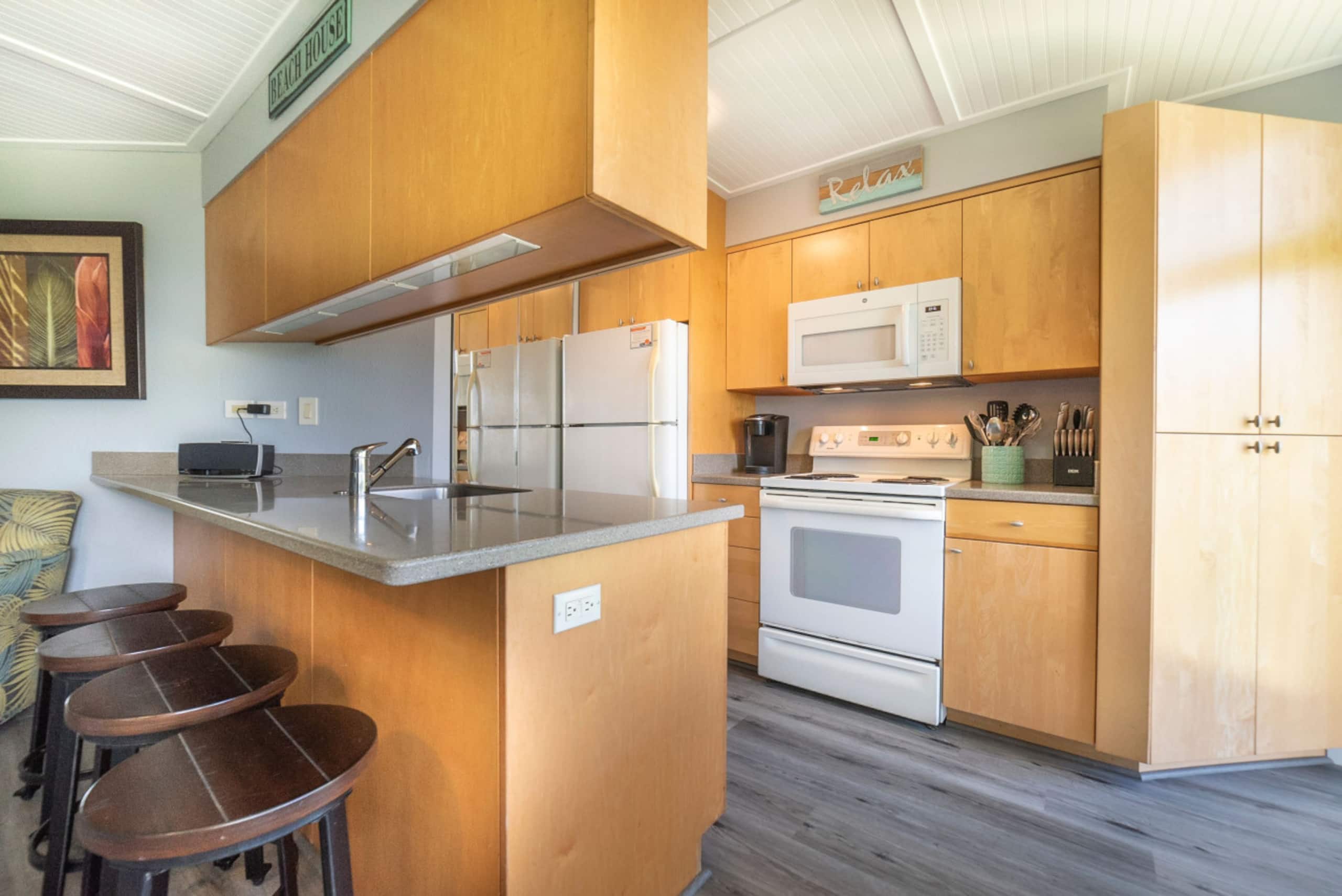Oceanview-gorgeous sunsets-A/C free parking MSA308 - Image 22