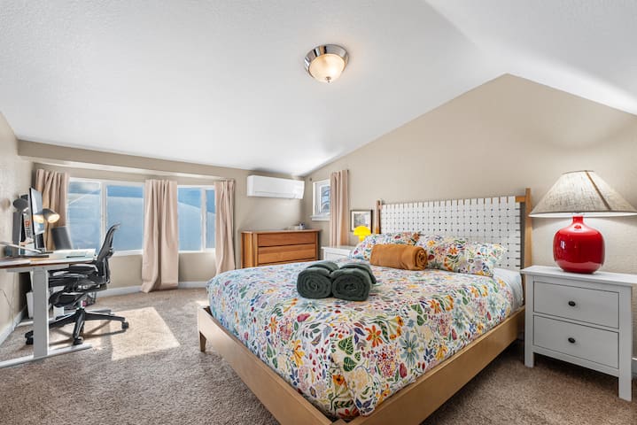 Stocked Kitchen | Fenced Yard |Ping Pong|Bunk Beds gallery image 3