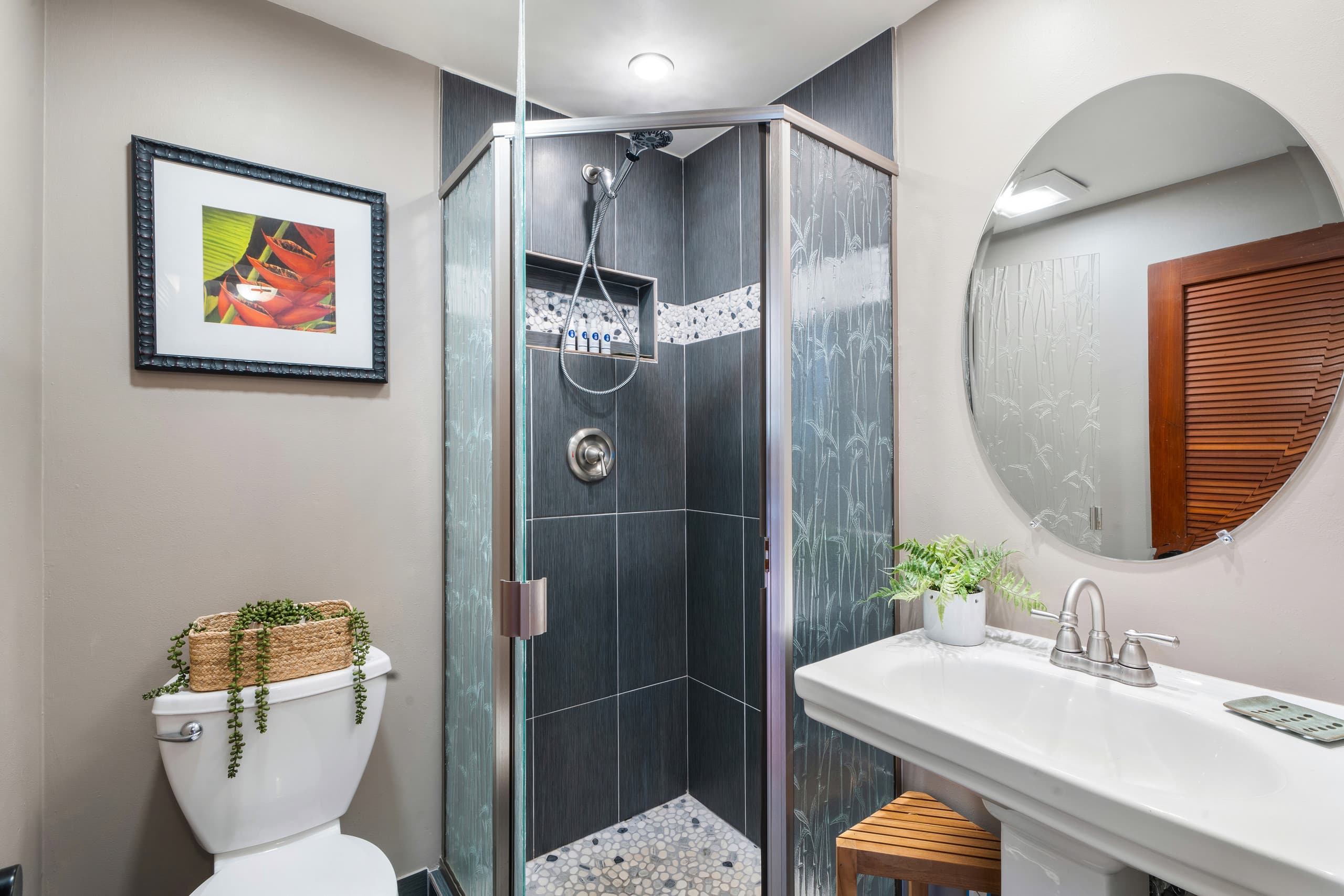 Condo in Lahaina · ★4.95 · 2 bedrooms · 3 beds · 2 baths - Image 17