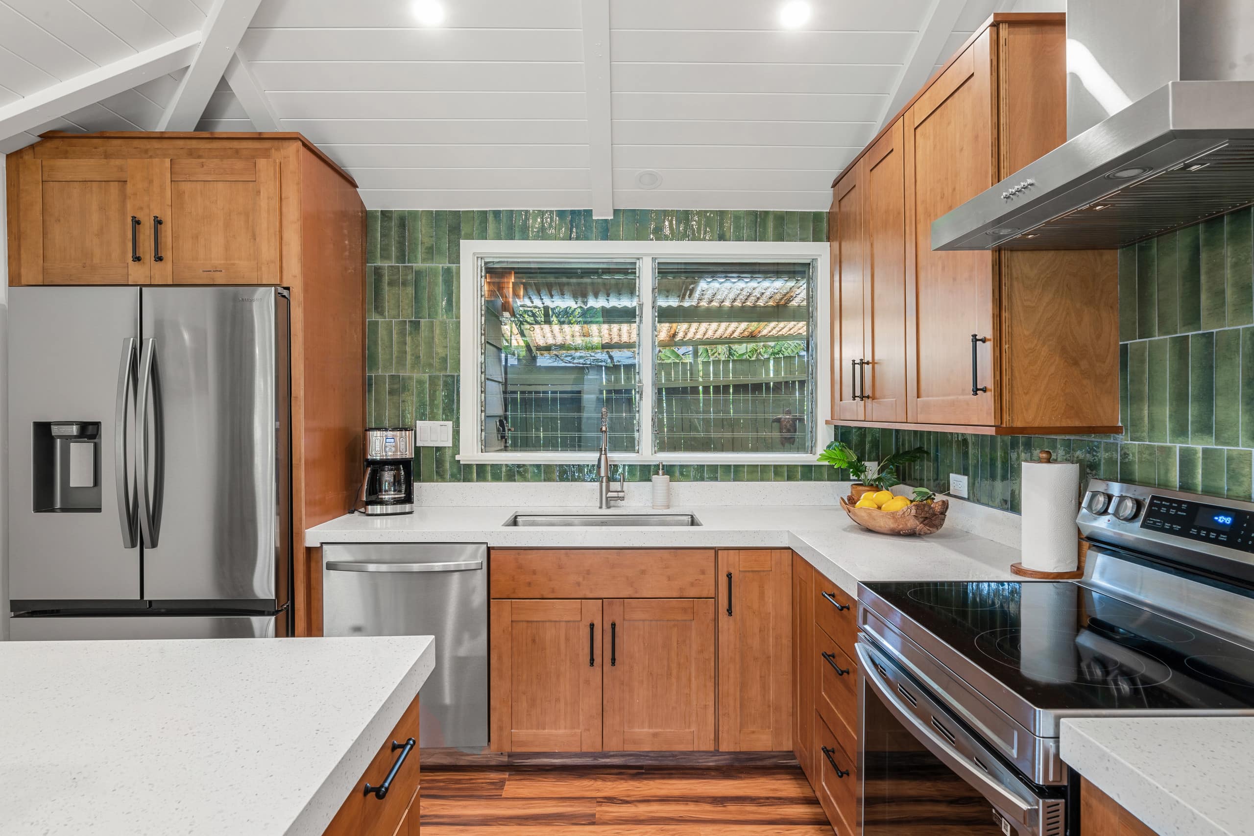 Condo in Lahaina · ★4.95 · 2 bedrooms · 3 beds · 2 baths - Image 5