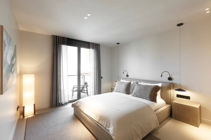 Sweett | Diagonal Sagrada II gallery image 2