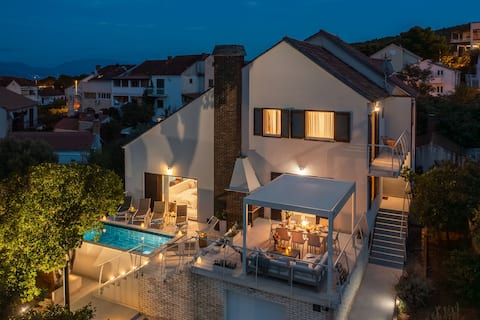 Luxury Villa Mila Supetar -Pool, Sea, Beach,Centre