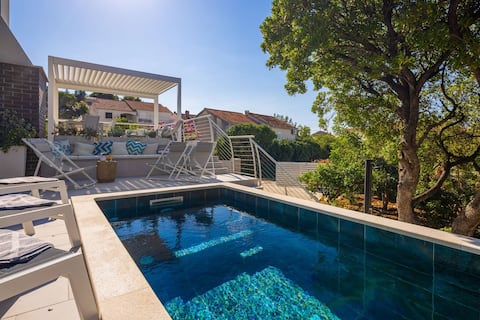 Villa with Pool near Beach & Supetar Centre