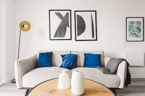 Modern Central Birmingham 2 Bed Apartment
