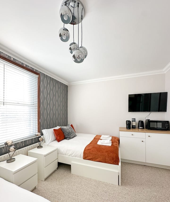 Moderne-quad (4-person)-vue Ville-appartement-sdb - Fulham