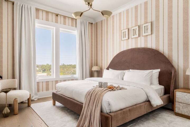 Miramare – Beachfront Luxury w/ Pool & Elevator