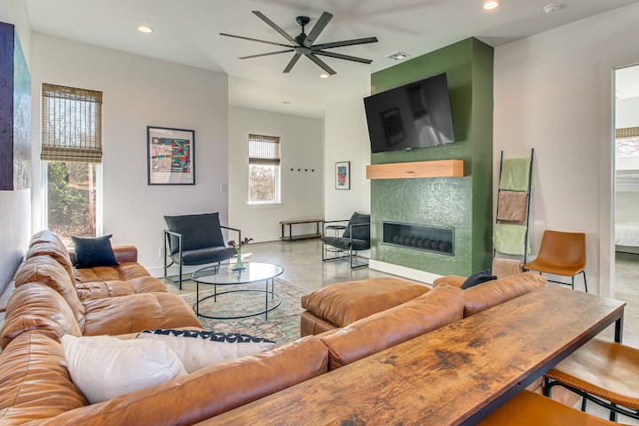 Walk to Lake: Home w/ Game Room in Medicine Park!