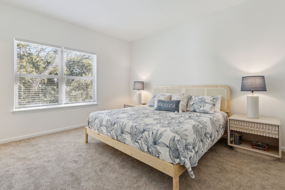 Primarna spavaća soba s bračnim krevetom (širine 180 - 200 cm)