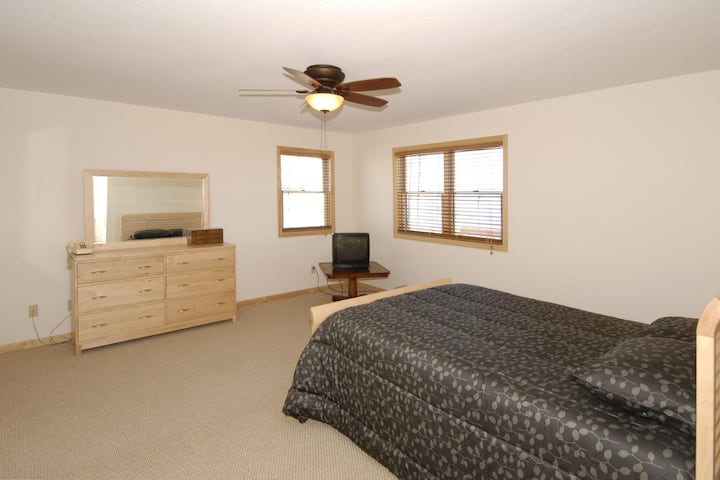 საძინებელი 1