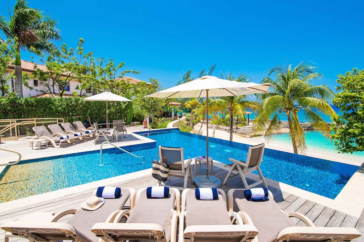 Casa Luna 5 by Grand Cayman Villas