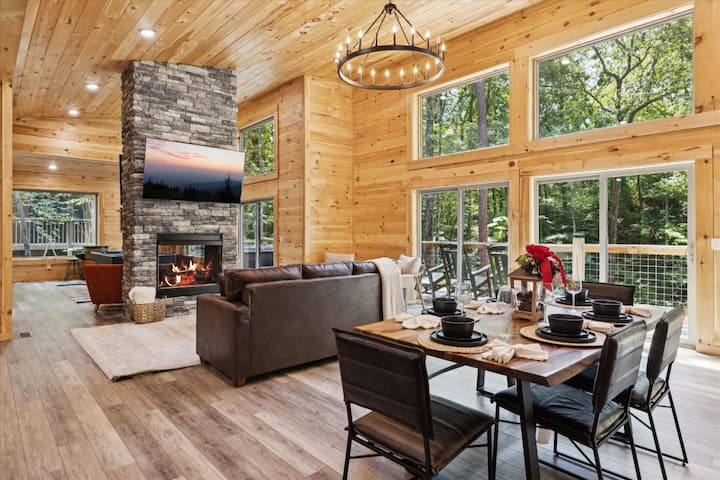 Bearodise By Beyond Expectations: W/ Hot Tub - Gatlinburg, TN