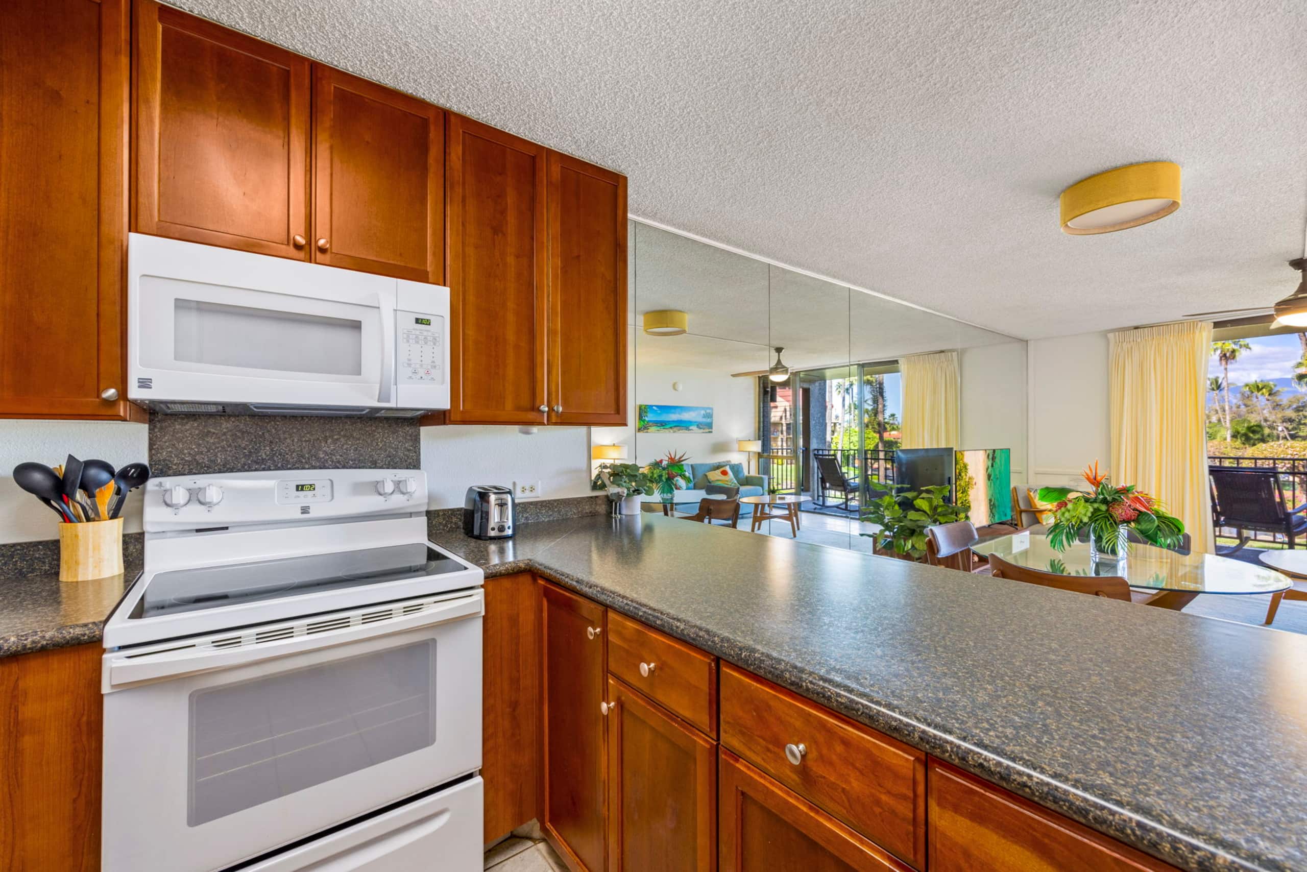 Condo in Kihei · ★5.0 · 1 bedroom · 2 beds · 2 baths - Image 14