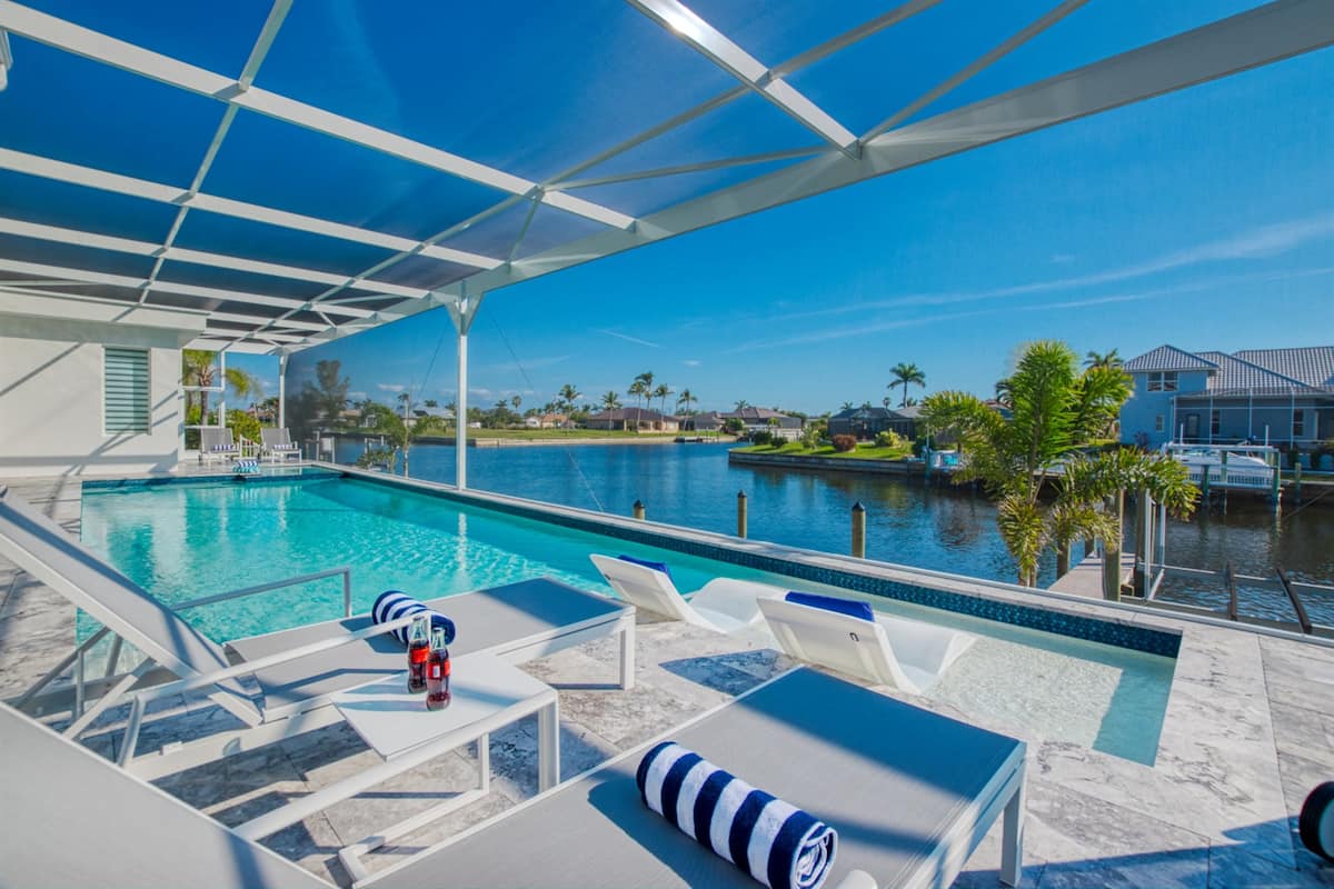 Villa Alany- Luxury Getaway- lastminute deals