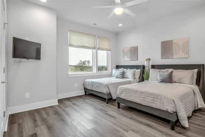 Spálňa 3 – 2 plné postele a inteligentný televízor