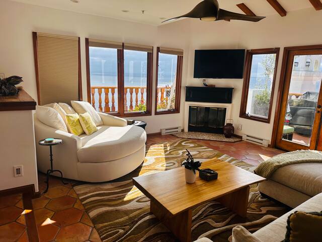 HC 18/65 2-BR Escape w/ Balcony & Stunning Views gallery image 2