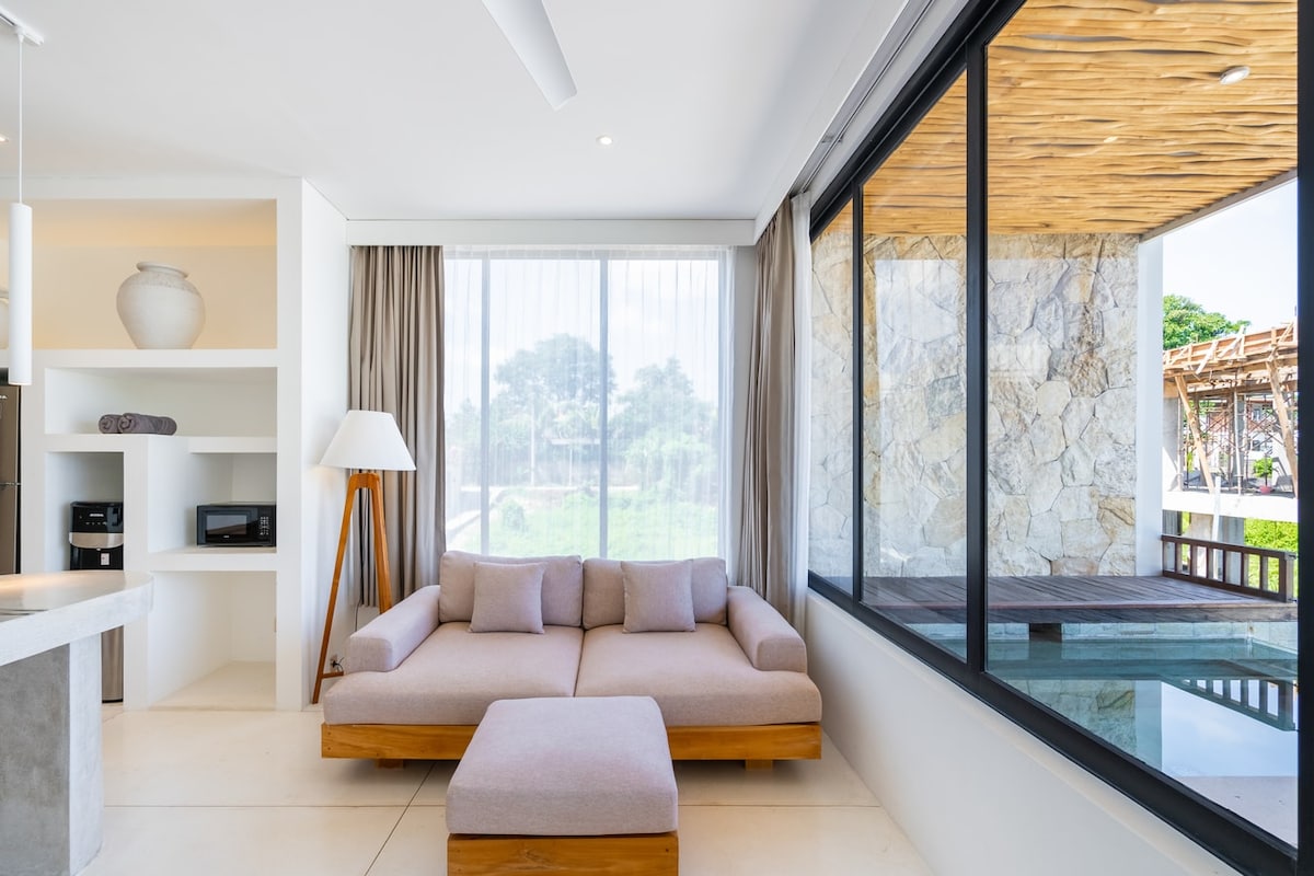 Rental unit in Pererenan · ★4.08 · 1 bedroom · 1 bed · 1 private bath, comparabile Airbnb