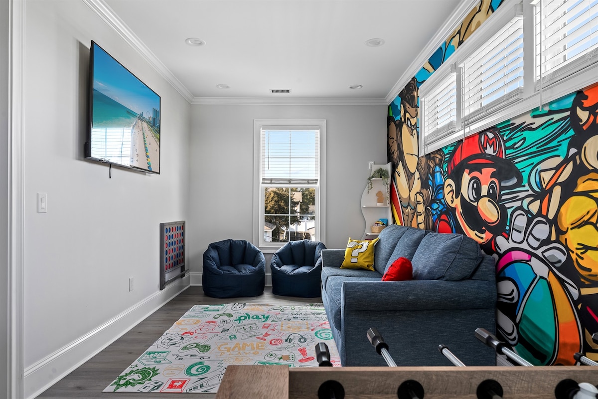 חדר משחקים, ספה נפתחת (קווין סייז) ו - In Wall Connect 4