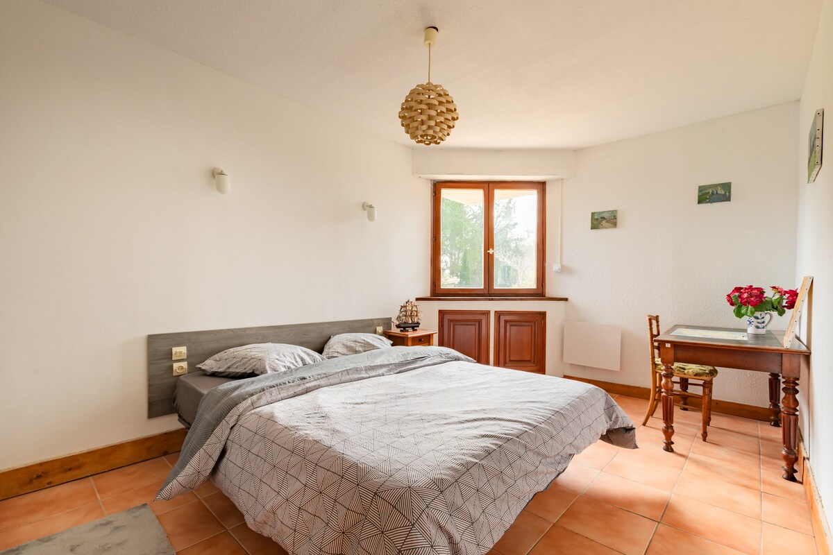 საძინებელი 1