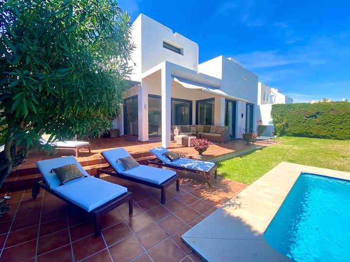 6 Bed Beauty Villa Walk To Beach And Puerto Banus! - Marbella