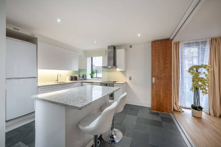 Super Deluxe 2bed apartment gallery image 5