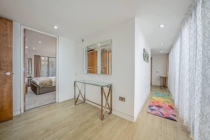 Super Deluxe 2bed apartment gallery image 3