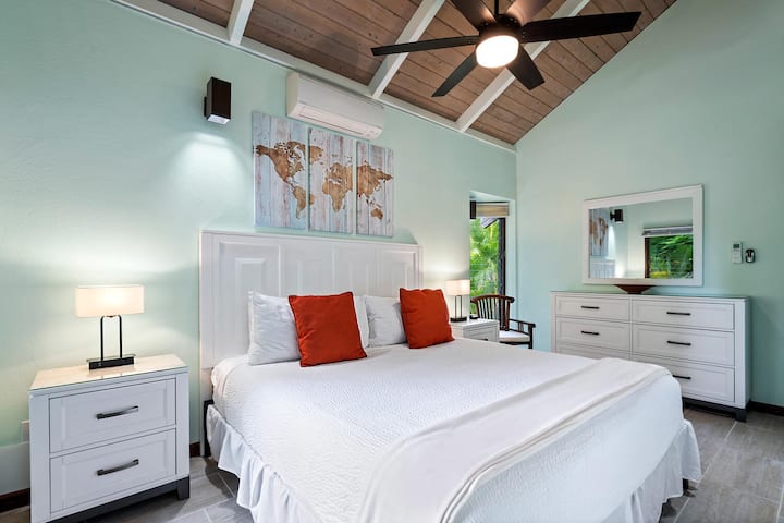 ห้องชุดรับรองแขกชั้นบนพร้อมเตียงคิงไซส์