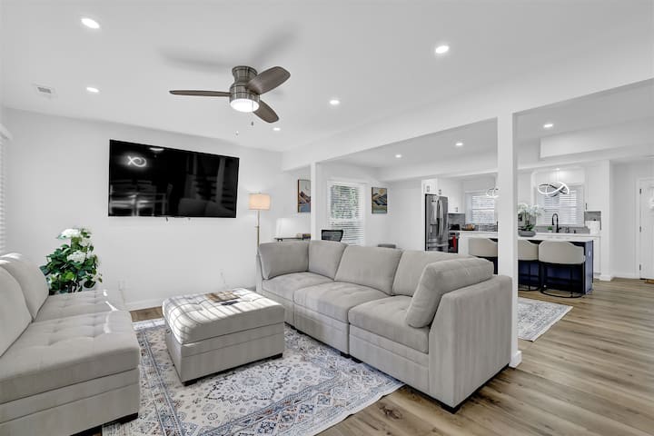 Fully Renovated Beautiful Townhome Near The Braves - Marietta, GA