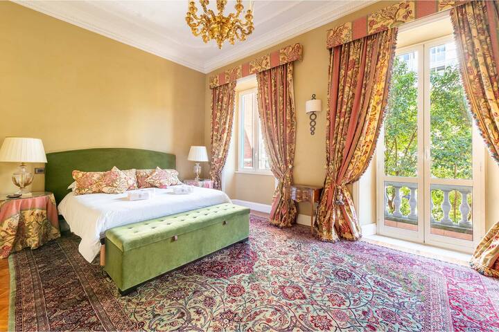 Perfect Big Luxury-Great Location-Amenities Galore gallery image 3