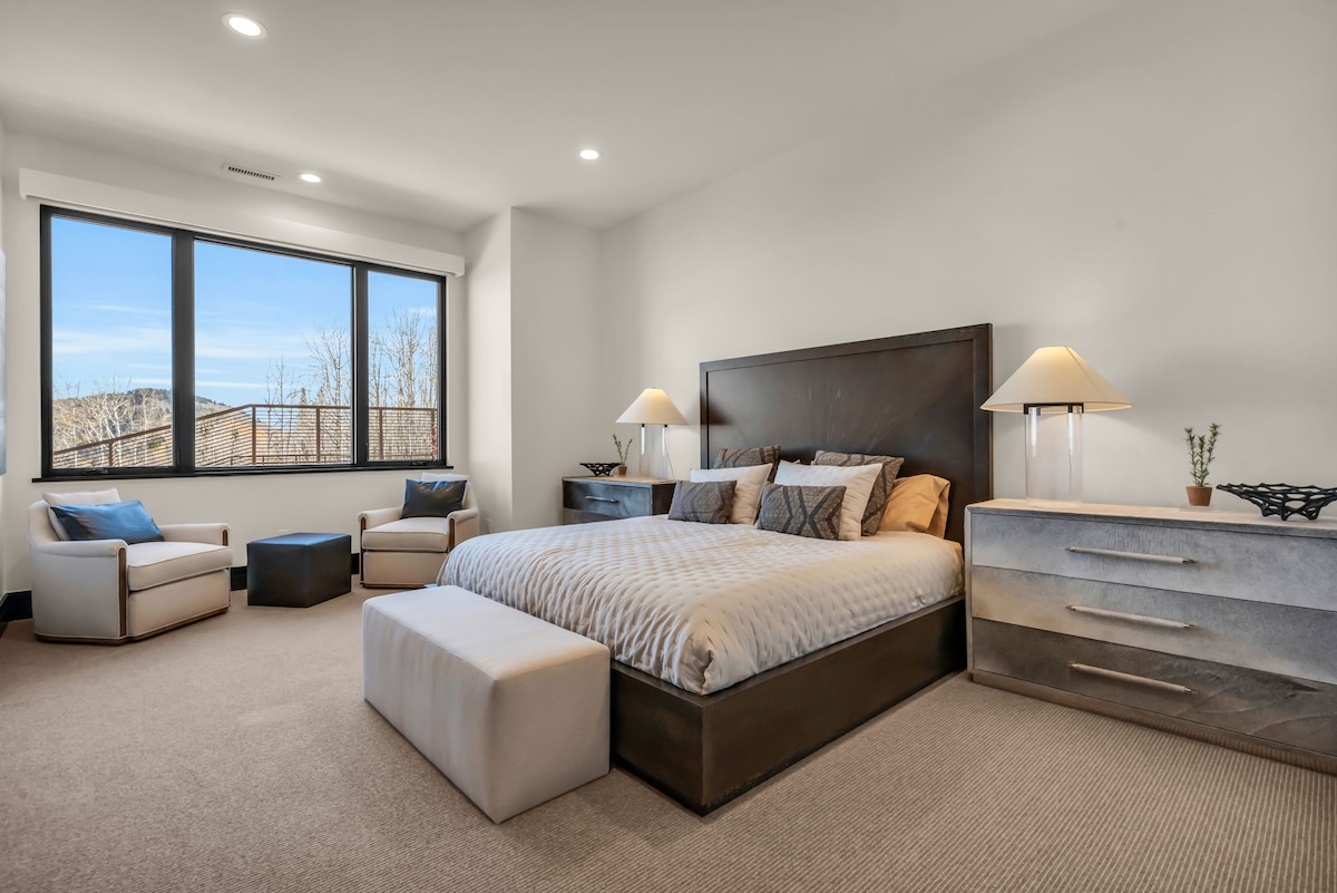 Sleigh Bed, Accent Chairs, Bedside Table, and Bed Bench