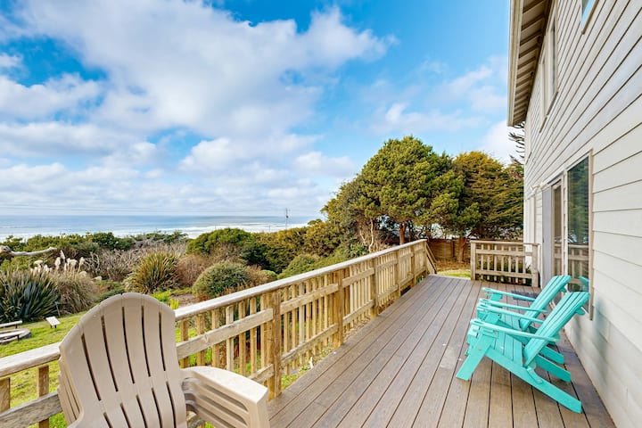 3 Br Home With Stunning Ocean Views, Hot Tub, Deck - Waldport, OR