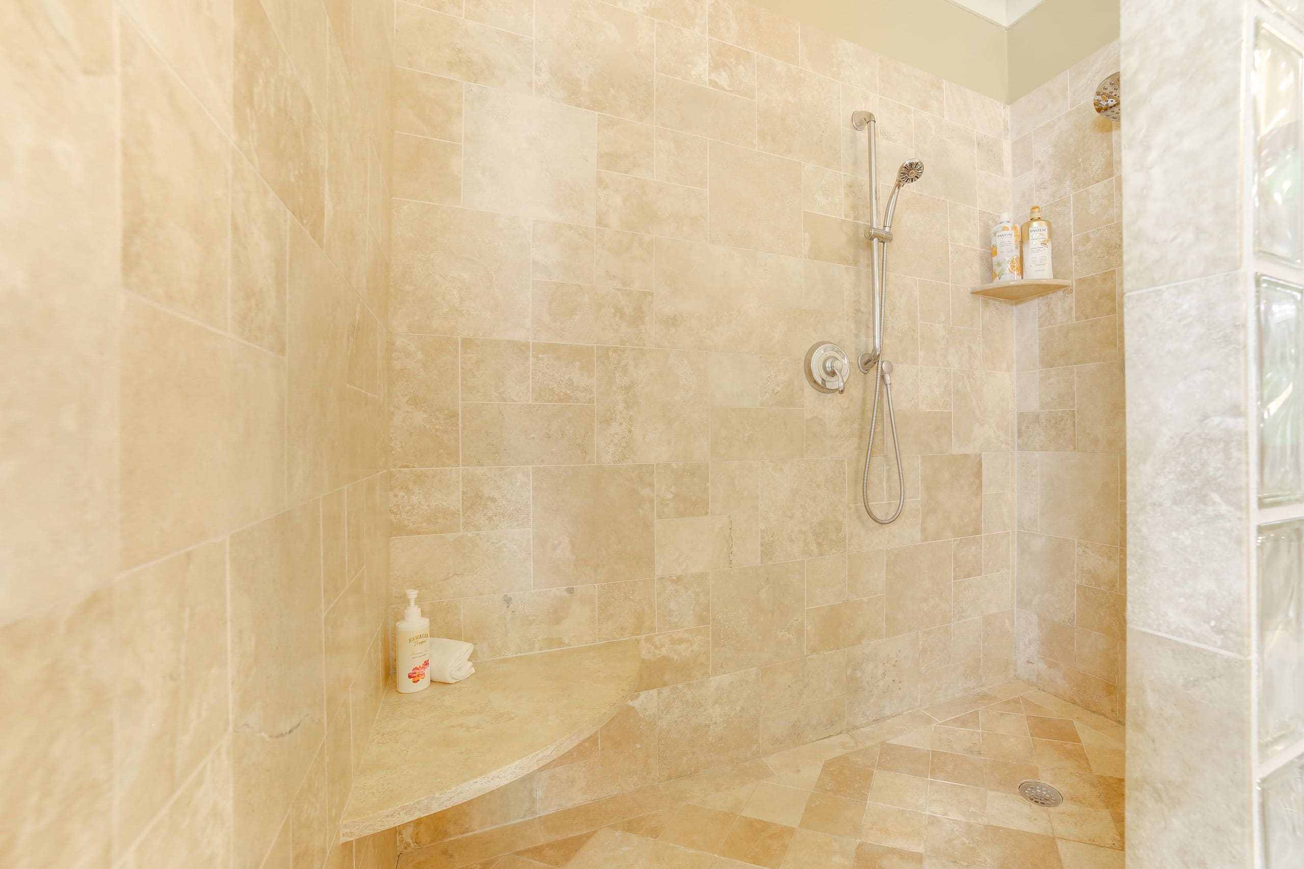 Condo in Koloa · ★4.86 · 2 bedrooms · 5 beds · 2 private baths - Image 17