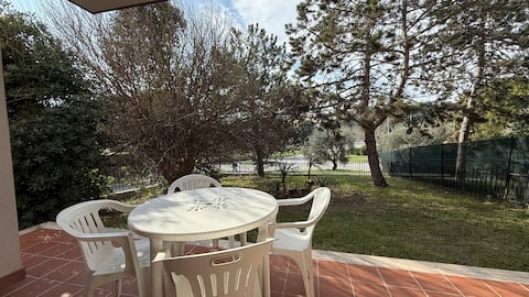 S077 - Sirolo, apartment with garden in the center