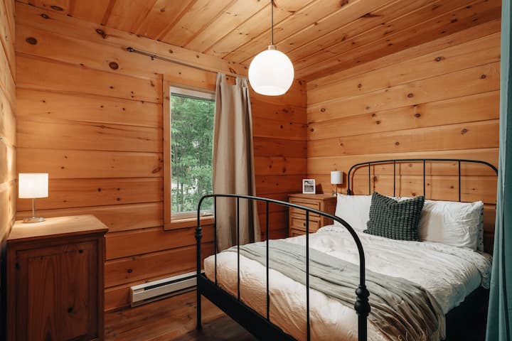 Საძინებელი 2 ორადგილიანი საწოლით