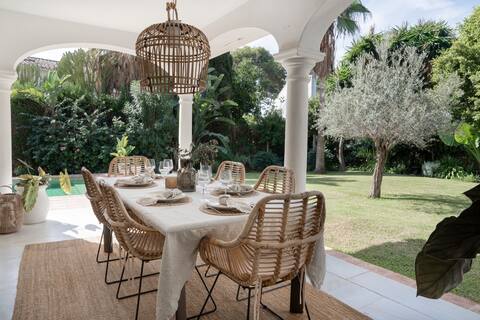 Villa Bianca - Beachside 4BR Near Puerto Banús