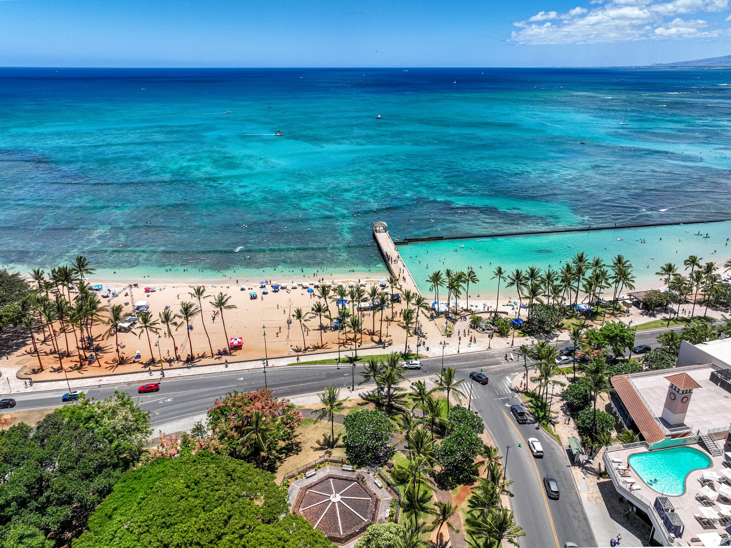 Chic Suite W/ Direct Ocean Views & Free Parking - Image 25