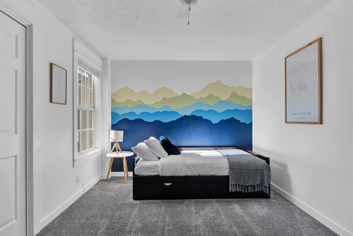 Ზემოთ საძინებელი №1 - ორადგილიანი საწოლი ორადგილიანი საწოლით