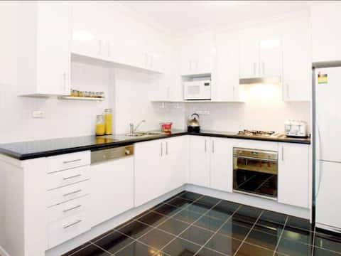A-SYD Waterloo 2BR 50 Apt Close to CBD & Airport