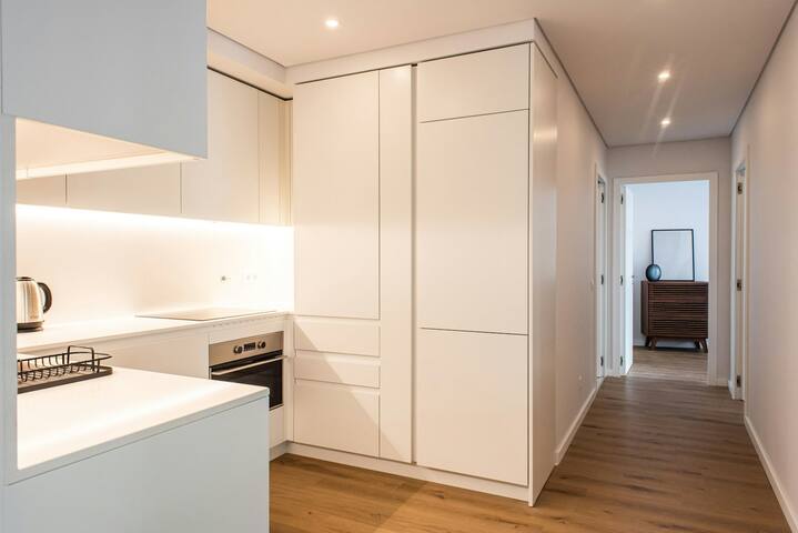 The Haus | Modern 3-BR Escape in Vibrant Lisboa gallery image 5