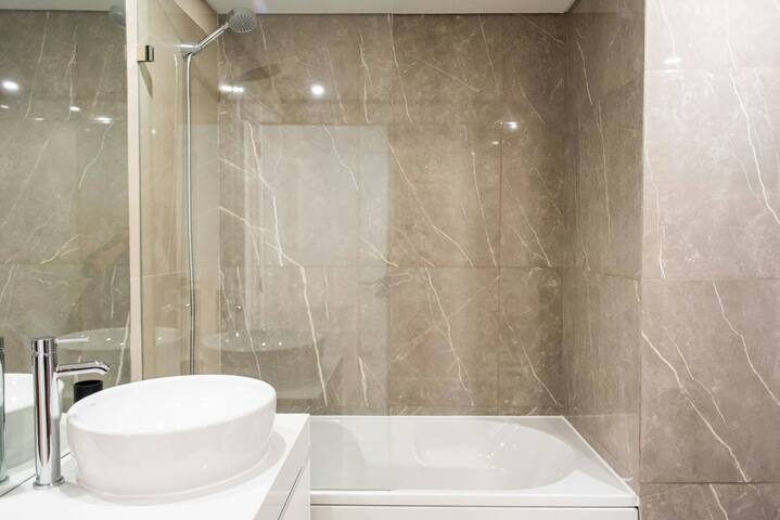 The Haus Santa Bárbara I Apartments – 3bed (2A) gallery image 4