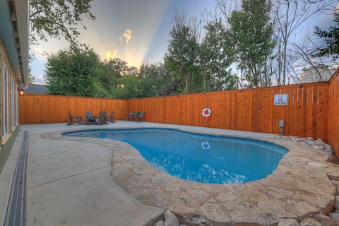 Walk to Schlitterbahn,Downtown,Comal River Chutes